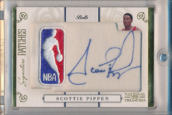 Panini 2010-2011 National Treasures Signature Patches #14 Scottie Pippen 1/5