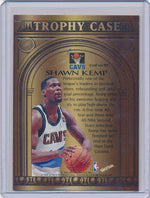 SkyBox 1997-1998 Metal Universe Trophy Case #7/10TC Shawn Kemp