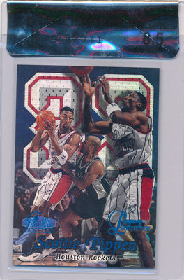 Fleer 1998-1999 Flair Showcase Passion Legacy Collection #214L Scottie Pippen 32/99 / BGS Grade 8.5