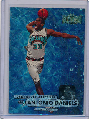 Skybox 1997-1998 Metal Universe Championship Precious Metal Gems #30 Antonio Daniels 4/50